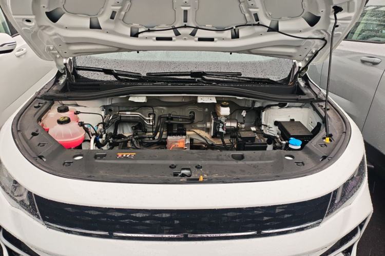 Used Radar King Kong 2025 460 km All-Wheel Drive Long-Box Version – Mighty King Kong Engine Bay