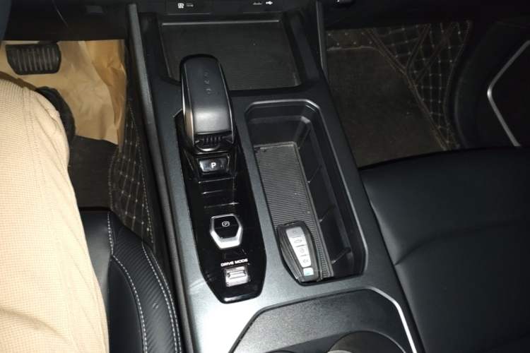 Used Radar King Kong 2025 EM-P Four-Wheel Drive Long-Box "Thousand-Mile Diamond" Gear Lever