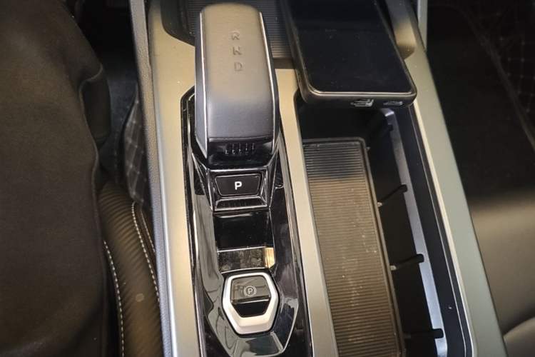 Used Radar King Kong 2025 EM-P Four-Wheel Drive Long-Box "Thousand-Mile Diamond" Gear Lever