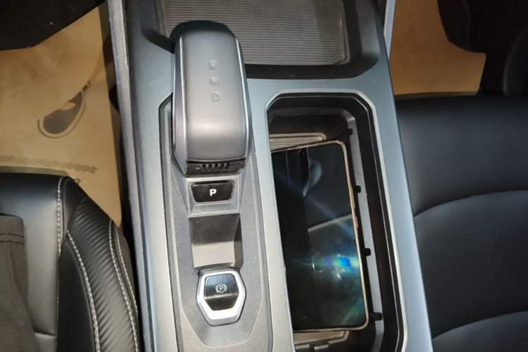 Used Radar King Kong 2025 460 km All-Wheel Drive Long-Box Version – Mighty King Kong Gear Lever