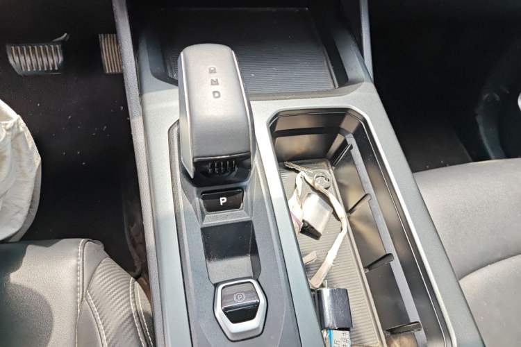 Used Radar King Kong 2025 460 km All-Wheel Drive Long-Box Version – Mighty King Kong Gear Lever