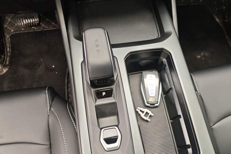 Used Radar King Kong 2025 460 km All-Wheel Drive Long-Box Version – Mighty King Kong Gear Lever