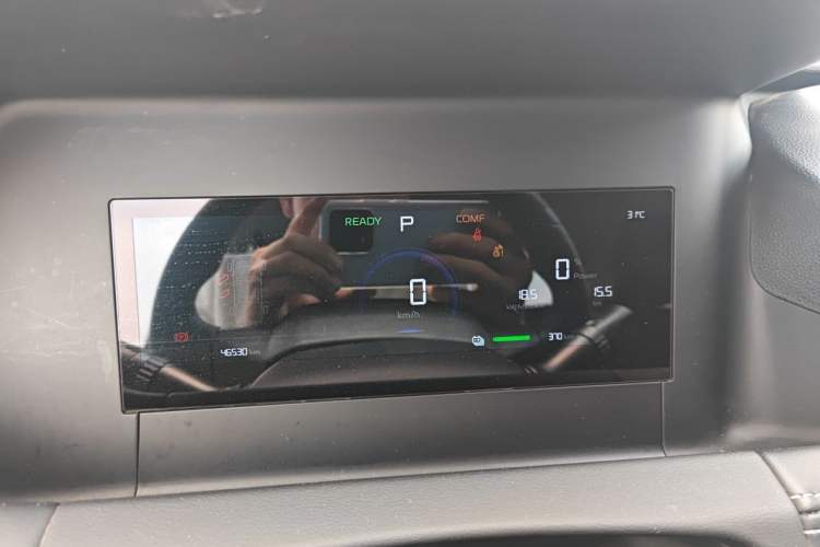 Used Radar King Kong 2025 460 km All-Wheel Drive Long-Box Version – Mighty King Kong Instrument Cluster