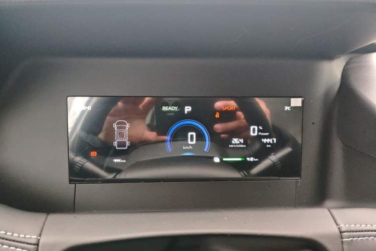 Used Radar King Kong 2025 460 km All-Wheel Drive Long-Box Version – Mighty King Kong Instrument Cluster