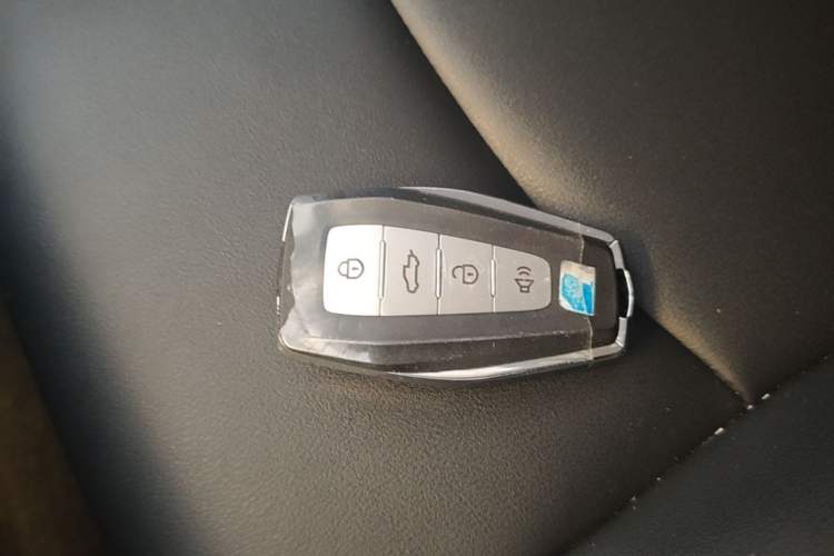 Used Radar King Kong 2025 EM-P Four-Wheel Drive Long-Box "Thousand-Mile Diamond" Interior 1