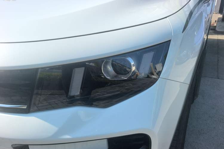 Used Radar King Kong 2025 460 km Four-Wheel Drive Standard Box – Da Li Jin Gang Left Front Headlight