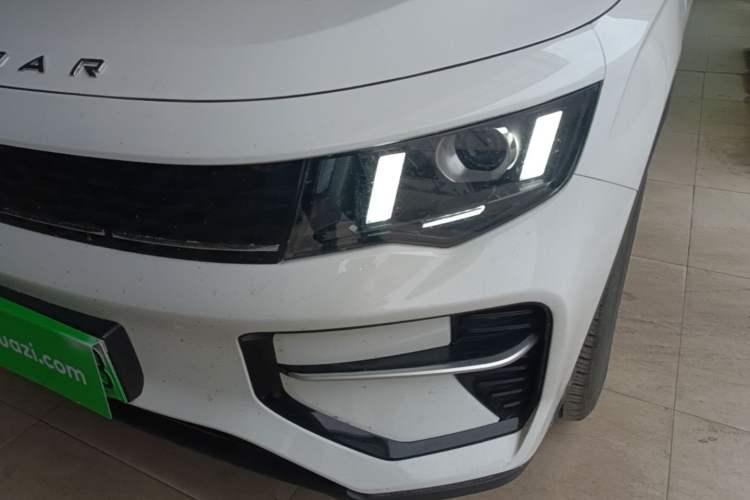 Used Radar King Kong 2025 PHEV All-Wheel-Drive Extended-Range “Thousand-Mile Diamond” Electric Hybrid PLUS Edition Left Front Headlight