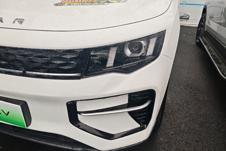 Used Radar King Kong 2025 460 km All-Wheel Drive Long-Box Version – Mighty King Kong Left Front Headlight