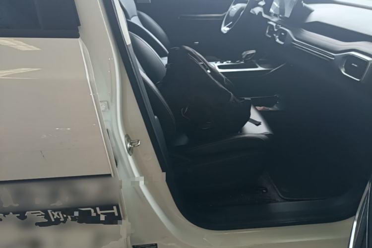 Used Radar King Kong 2025 PHEV All-Wheel-Drive Extended-Range “Thousand-Mile Diamond” Electric Hybrid PLUS Edition Right Front Seat