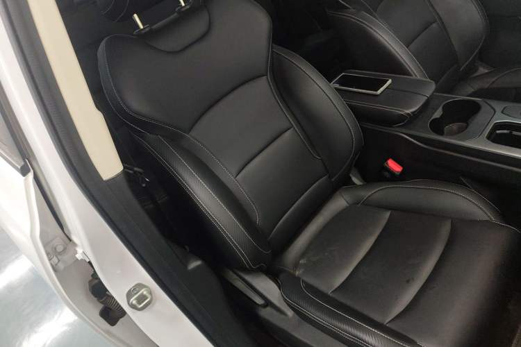 Used Radar King Kong 2025 460 km All-Wheel Drive Long-Box Version – Mighty King Kong Right Front Seat