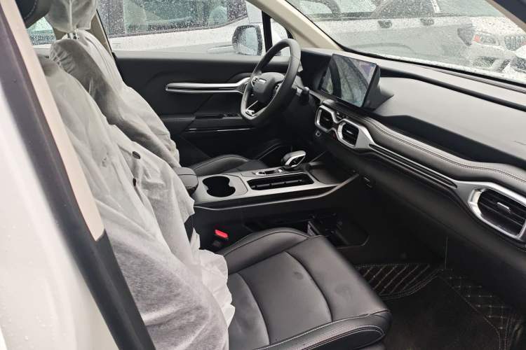 Used Radar King Kong 2025 460 km All-Wheel Drive Long-Box Version – Mighty King Kong Right Front Seat