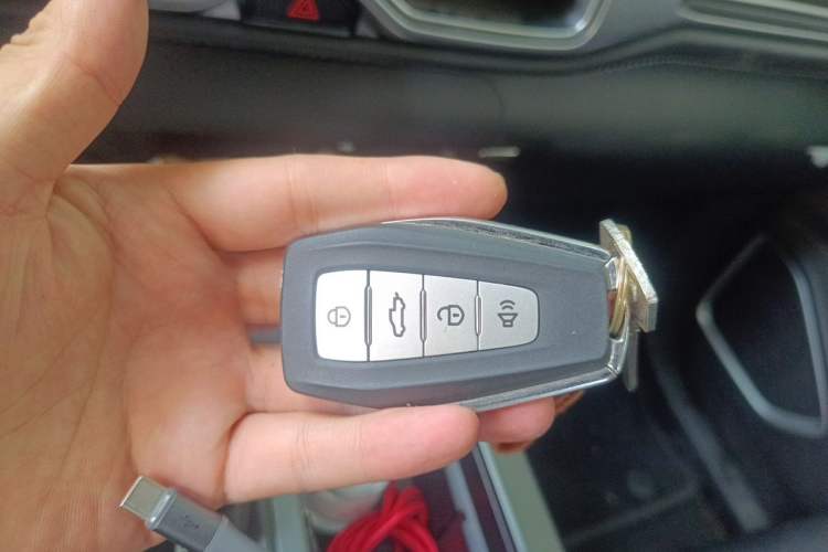 Used Radar King Kong 2025 430 km Two-Wheel Drive Standard Box – Lucky King Vehicle Key