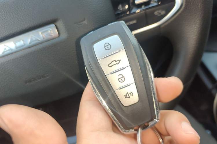 Used Radar King Kong 2025 430 km Two-Wheel Drive Long Bed – Lucky King Vehicle Key
