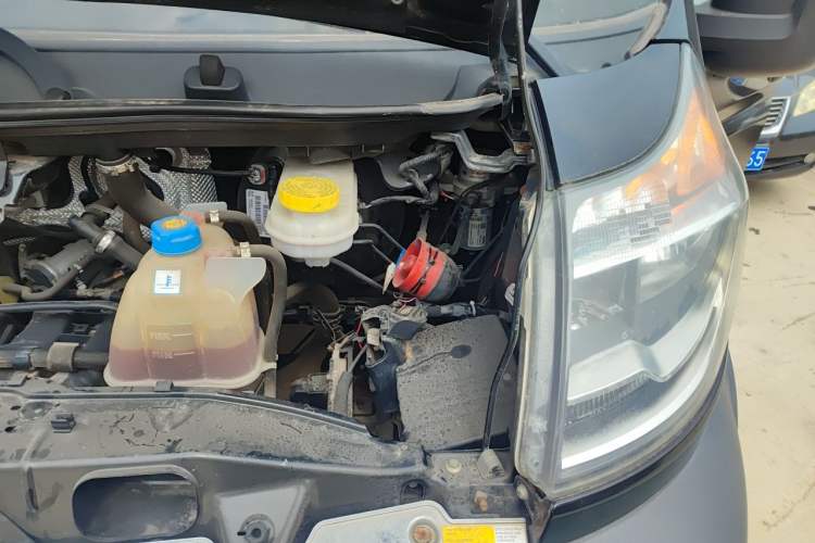 Used RAM ProMaster  Engine Bay Left