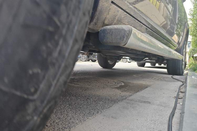 Used RAM Trucks  Chassis Front Left