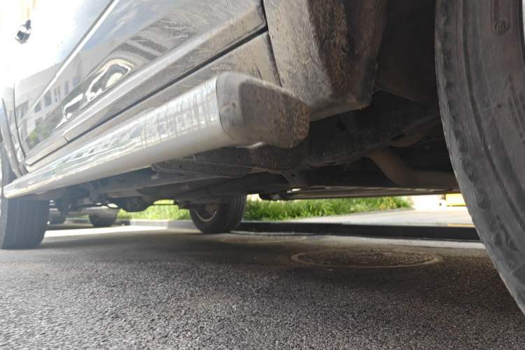 Used RAM Trucks  Chassis Front Right