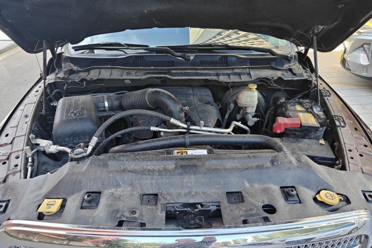 Used RAM Trucks  Engine Bay
