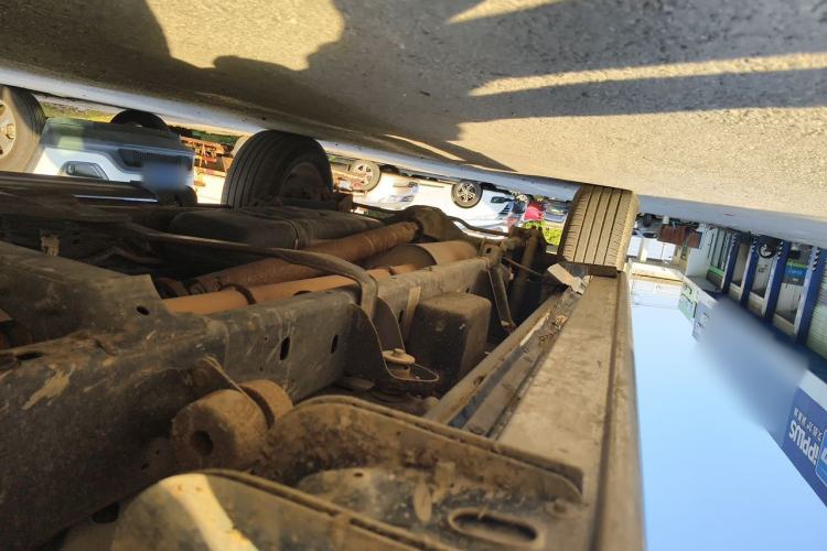 Used RAM Trucks  Chassis Front Right