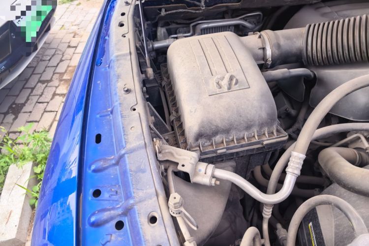 Used RAM Trucks  Engine Bay Right