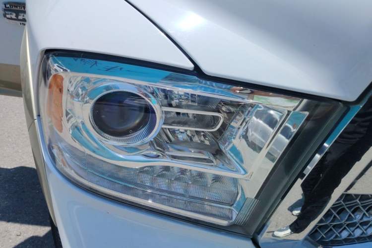 Used RAM Trucks  Right Front Headlight