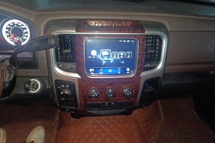Used RAM Trucks  Audio And AC Panel