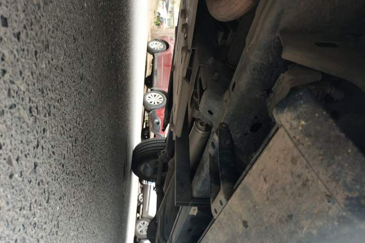 Used RAM Trucks  Chassis Front Left