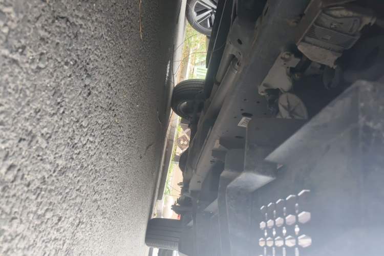 Used RAM Trucks  Chassis Front Left