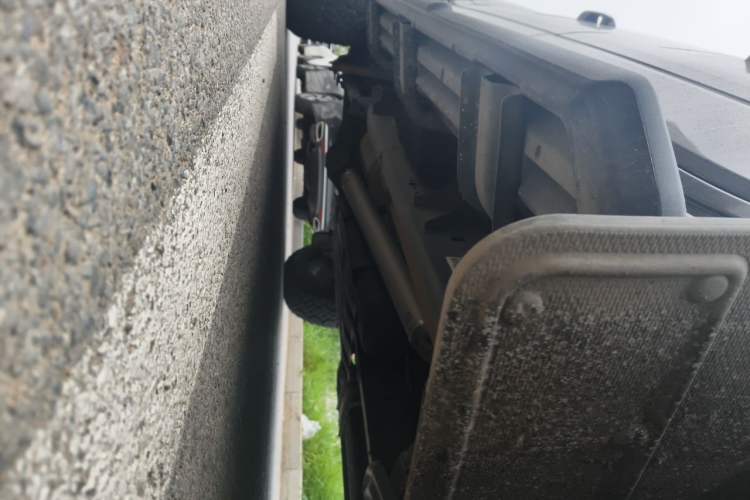 Used RAM Trucks  Chassis Front Right