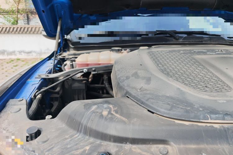 Used RAM Trucks  Engine Bay Right
