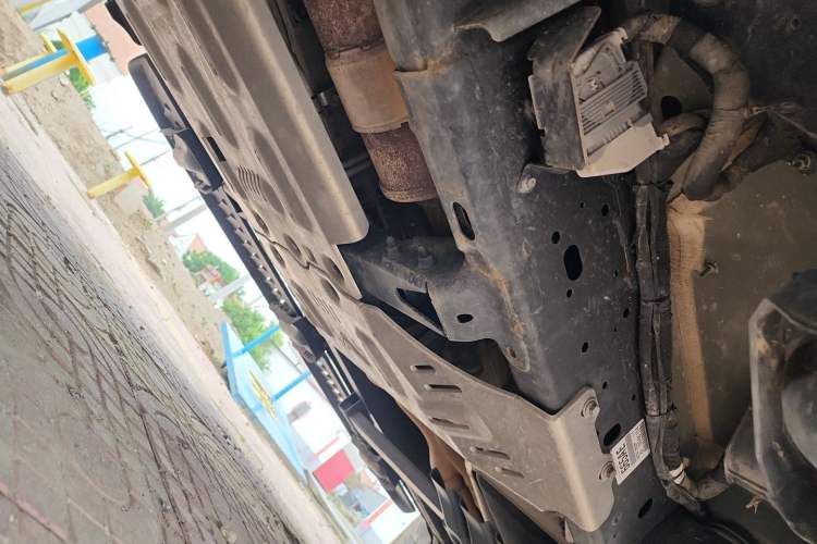 Used RAM Trucks  Chassis Front Left
