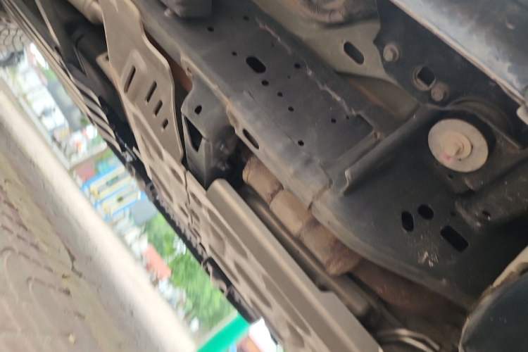 Used RAM Trucks  Chassis Front Right