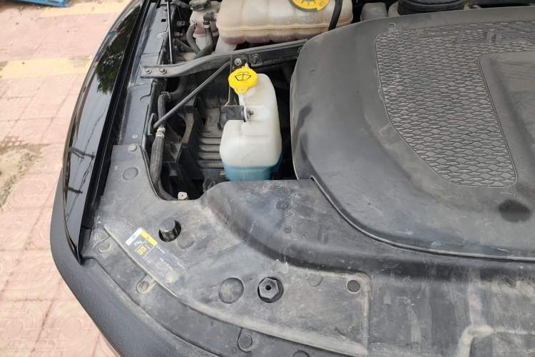 Used RAM Trucks  Engine Bay Right