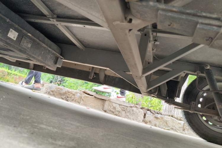 Used REACH Leichi Xin V70 2025 Pure Electric Van Chassis Front Left