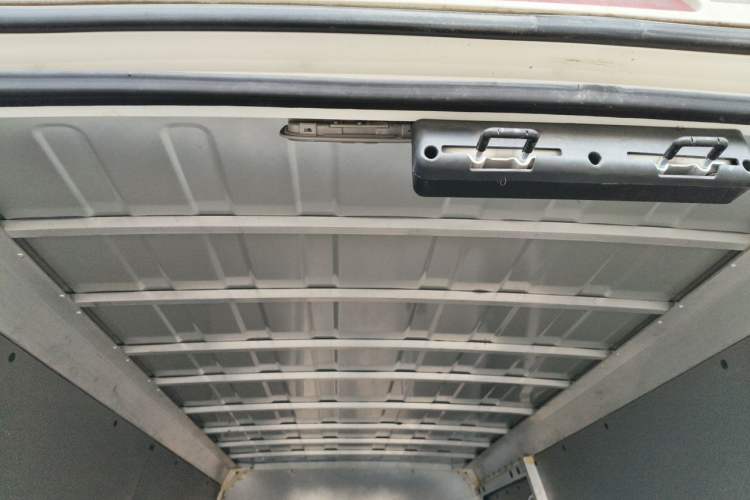 Used REACH Leichi Xin V70 2025 Pure Electric Van Headliner