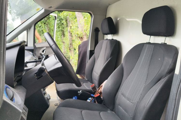 Used REACH Leichi Xin V70 2025 Pure Electric Van Left Front Seat