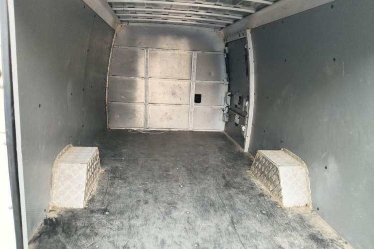 Used REACH Leichi Xin V70 2025 Pure Electric Van Left Rear Seat
