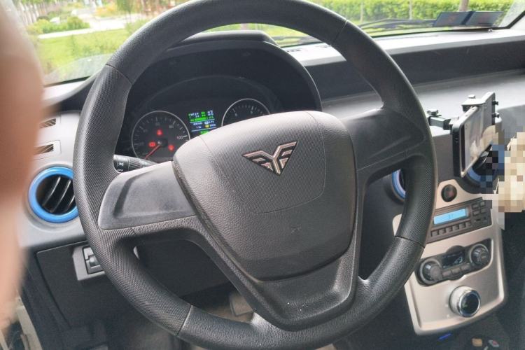 Used REACH Leichi Xin V70 2025 Pure Electric Van Steering Wheel