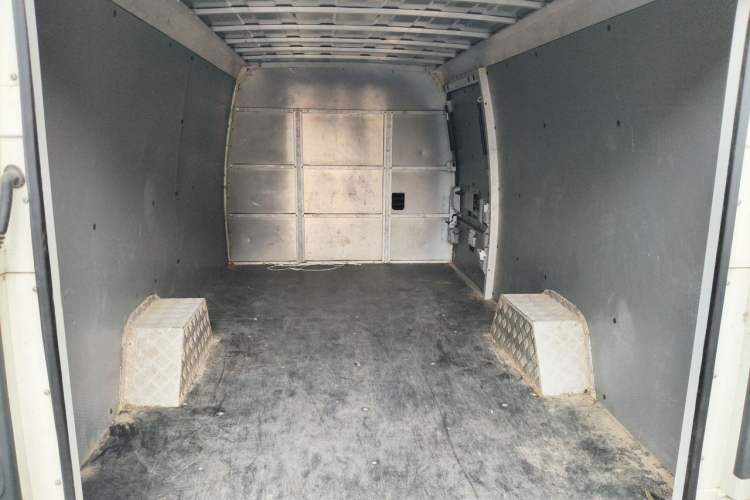 Used REACH Leichi Xin V70 2025 Pure Electric Van Trunk