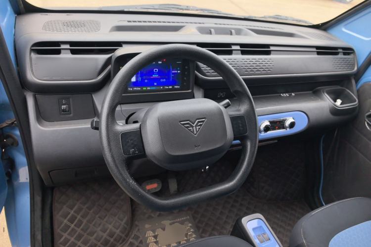 Used REACH MINI Truck 2023 140km Long Wheelbase Van Ambition Version Steering Wheel