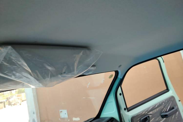Used REACH MINI Truck 2023 140km Long Wheelbase Van Ambition Version Headliner