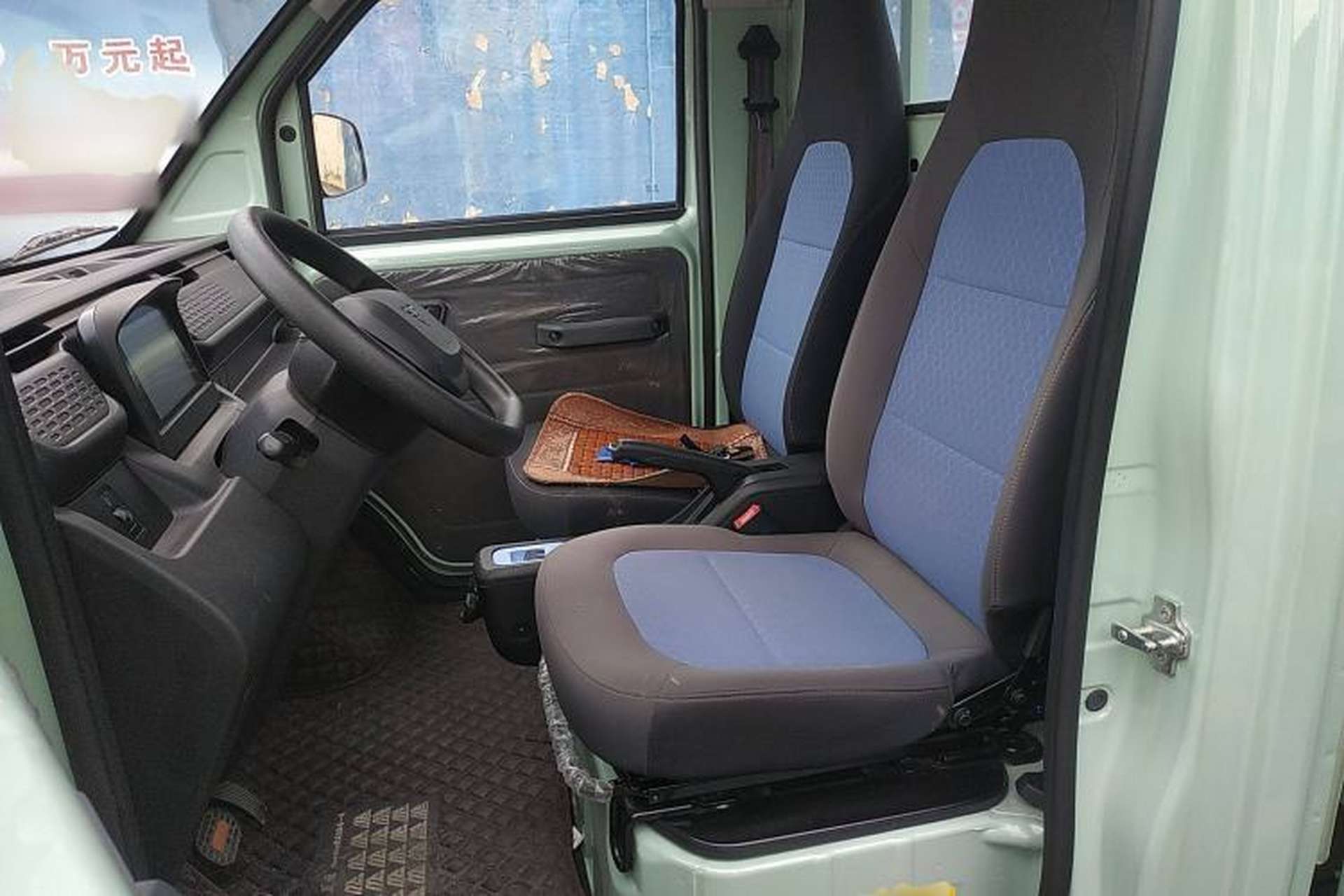 Used REACH MINI Truck 2023 120km Long Wheelbase Flatbed Striving Type Left Front Seat