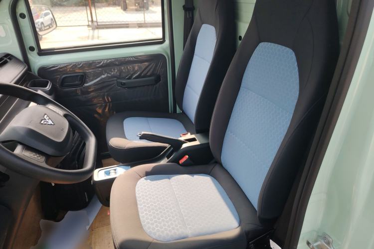 Used REACH MINI Truck 2023 120km Long Wheelbase Van-Type Striving Edition Left Rear Seat