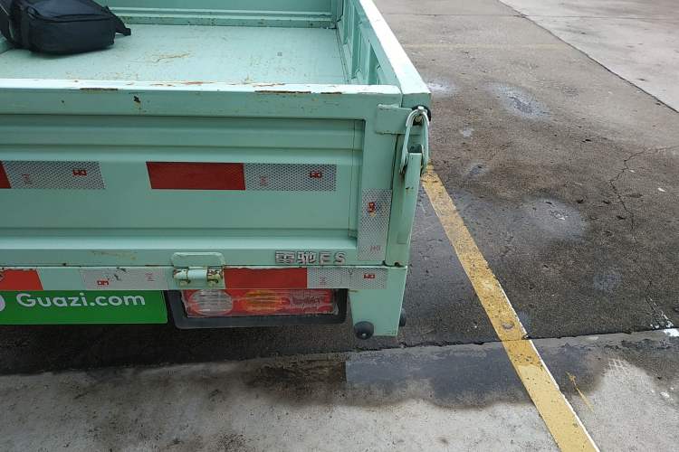 Used REACH MINI Truck 2023 120km Long Wheelbase Flatbed Striving Type Right Rear Taillight