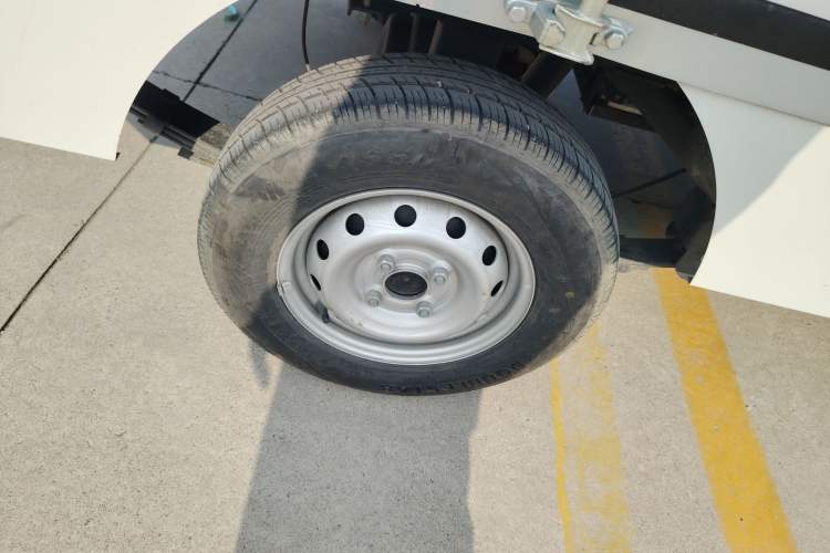 Used REACH MINI Truck 2023 120km Long Wheelbase Van-Type Striving Edition Right Rear Wheel Hub