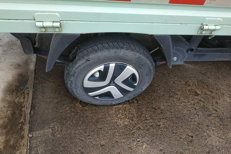 Used REACH MINI Truck 2023 120km Long Wheelbase Flatbed Striving Type Right Rear Wheel Hub