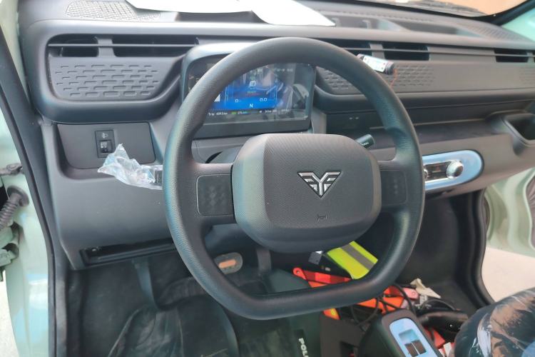 Used REACH MINI Truck 2023 140km Long Wheelbase Van Ambition Version Steering Wheel