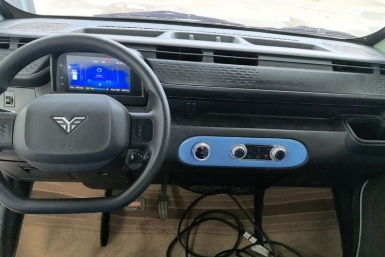 Used REACH MINI Truck 2025 Model 150 km Flatbed—Aggressive Edition Center Console