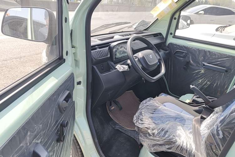 Used REACH MINI Truck 2025 Model 150 km Flatbed—Striving Type Driver Seat