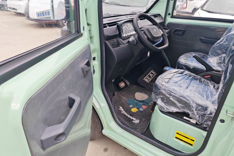 Used REACH MINI Truck 2025 Model 150 km Van—Aggressive Edition Driver Seat