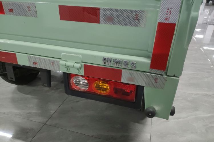Used REACH MINI Truck 2025 Model 150 km Flatbed—Aggressive Edition Exterior 6